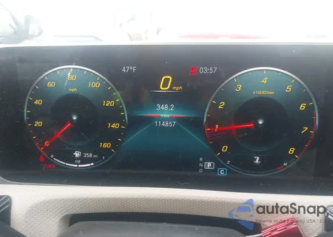 2015 Mercedes-Benz C 300 4Matic z USA, uszkodzony, nr VIN 55SWF4KB9FU036356